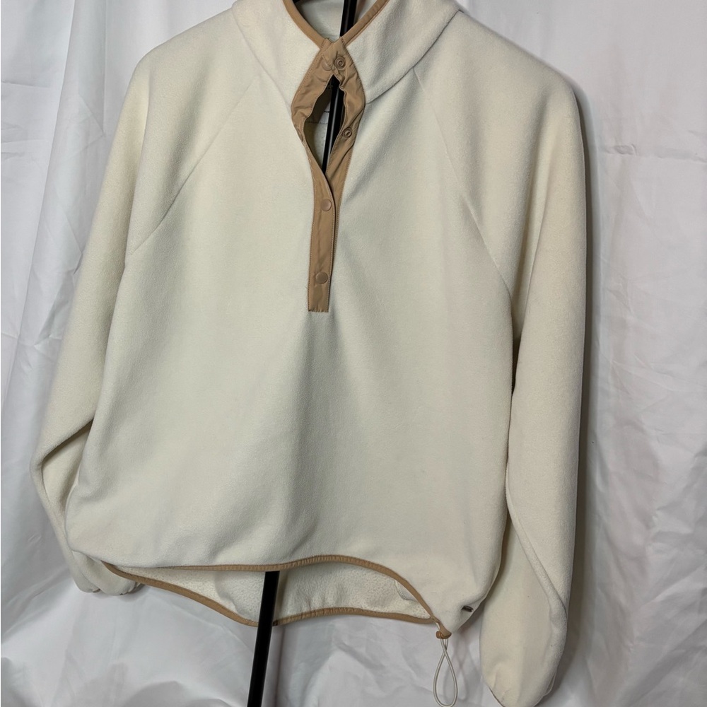 Ladies Hollister Cream 1/4 button down Fleece Brown Trim Size Medium